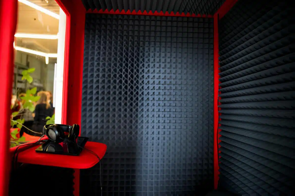 noise proof box