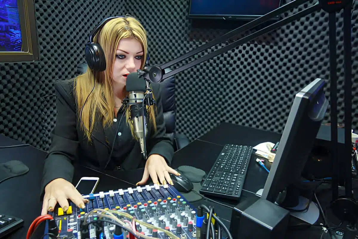 soundproof booth for podcasting
